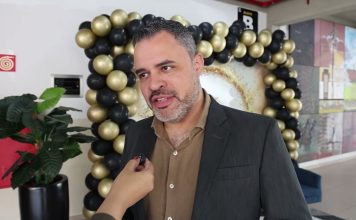 Unicentro recepciona 77 novos servidores efetivos